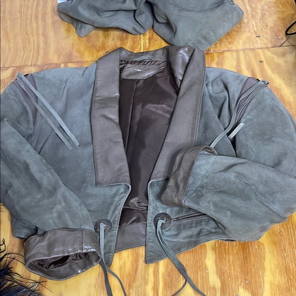 CLAUDE MONTANA Pour IDEAL CUIR PARIS 80’s vintage suede, brown leather & concho - Picture 11 of 14